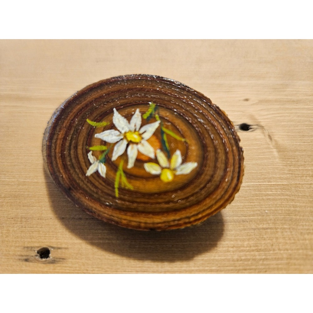 Vintage WOODEN Hand-painted WHITE AND YELLOW Flowers Lacquered BROOCH 2 Inches